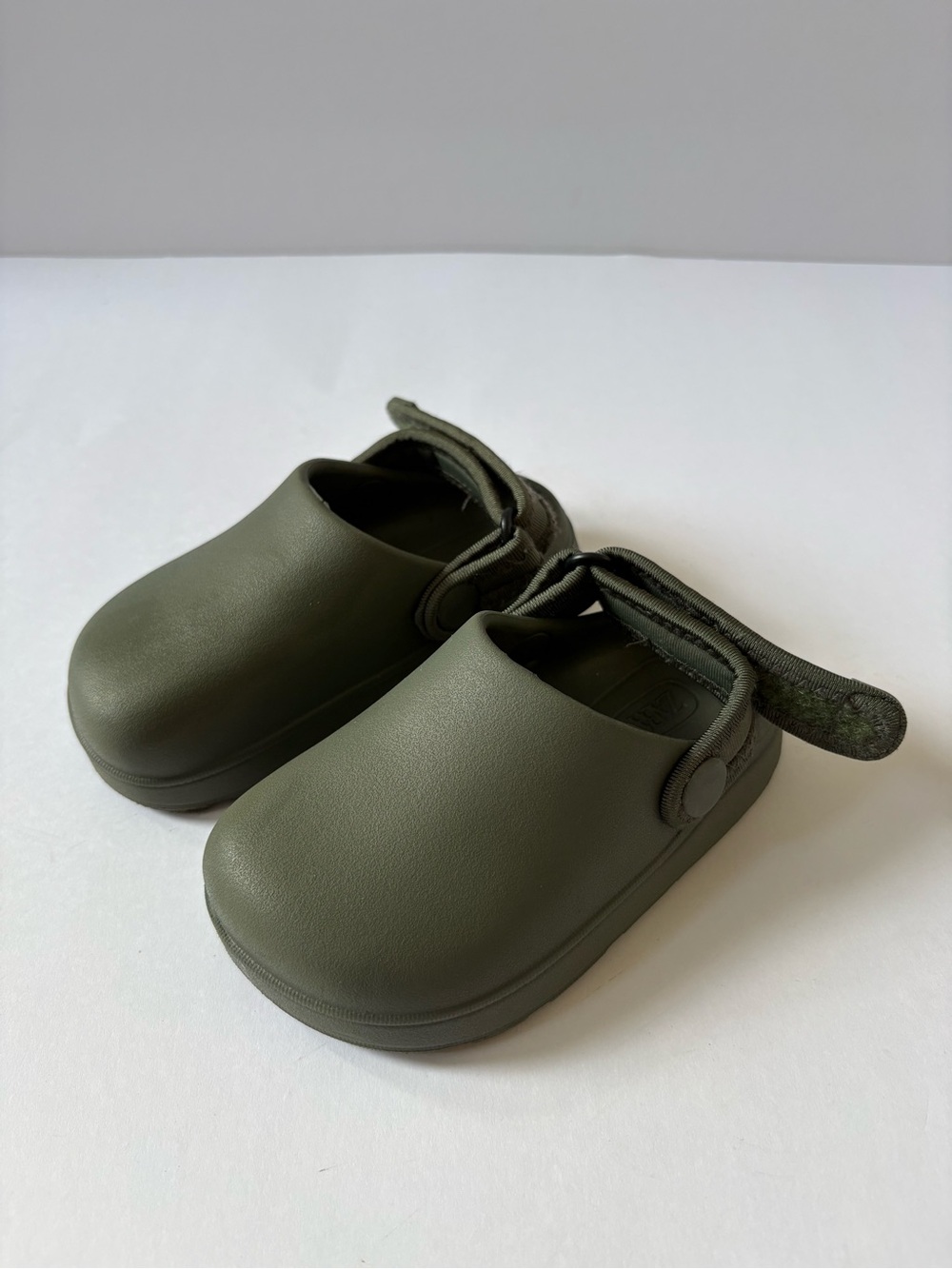 Zara Kids Rubber Mules Clogs Shoes Army Green 23 Comfy Water resistant Light m